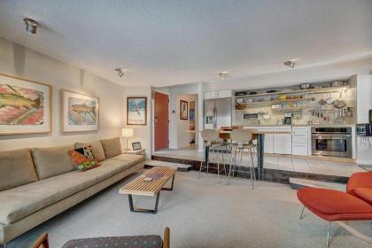 Scandi-Chic Condo - 4 Minutes to Main St - image 16