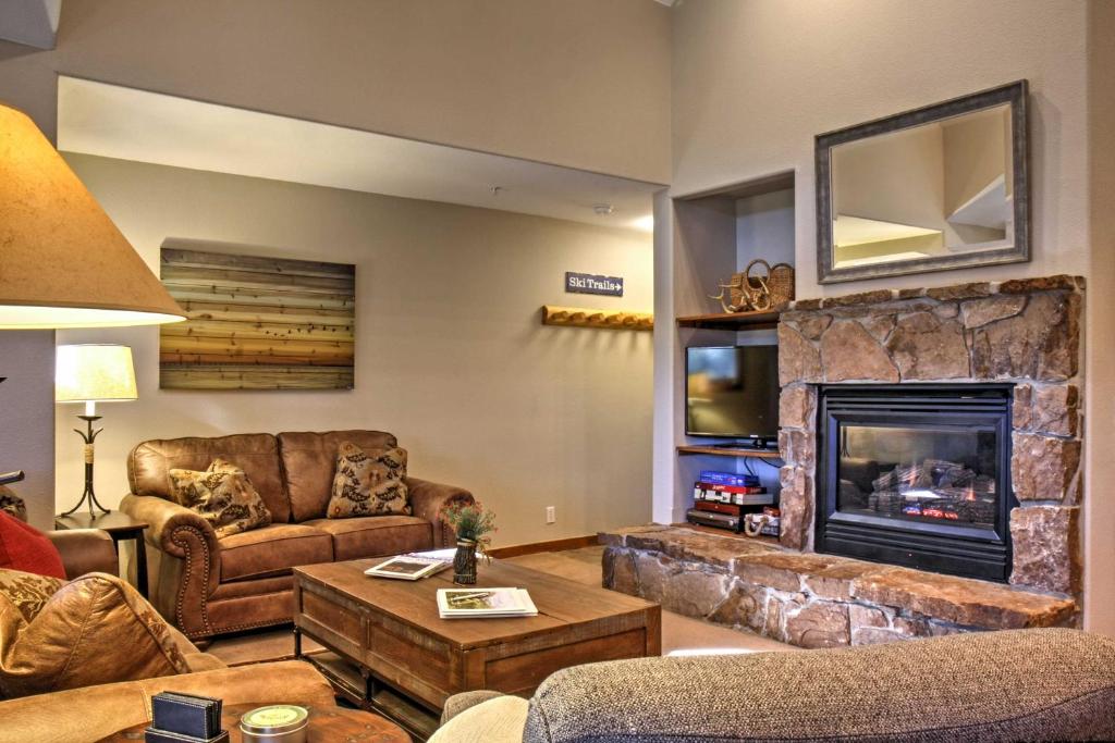 Updated Breck Condo with Mtn Views Walk to Ski Lift - image 7