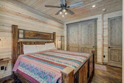 Basecamp Lodge - Brand New Luxury Home Secluded In The Mountains Private Hot Tub! - image 10