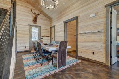 Basecamp Lodge - Brand New Luxury Home Secluded In The Mountains Private Hot Tub! - image 14