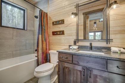 Basecamp Lodge - Brand New Luxury Home Secluded In The Mountains Private Hot Tub! - image 9