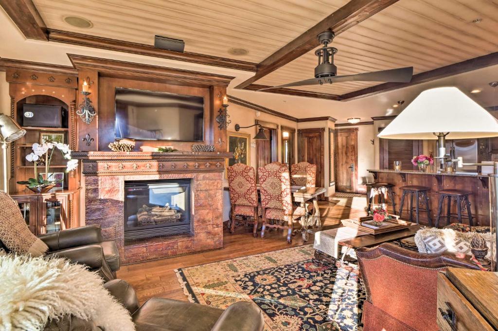 Elegant Ski-In and Ski-Out Condo with Hot Tub Access - main image