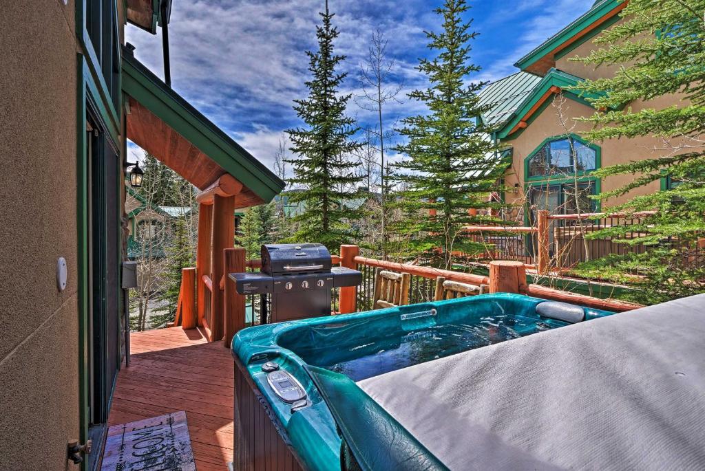 Beautiful Breck Retreat with Mountain Views! - main image