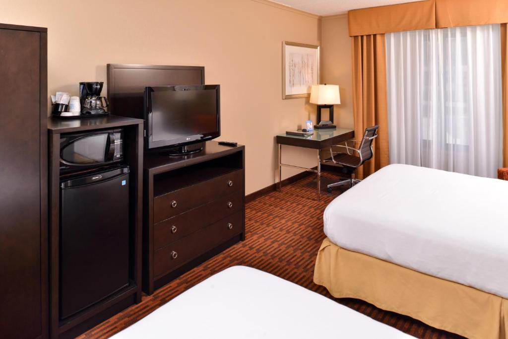 Holiday Inn Express Breezewood an IHG Hotel - image 4