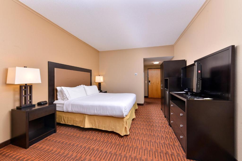 Holiday Inn Express Breezewood an IHG Hotel - image 6