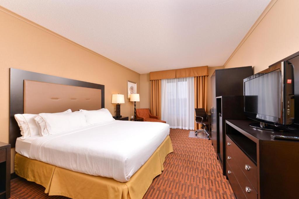 Holiday Inn Express Breezewood an IHG Hotel - image 7