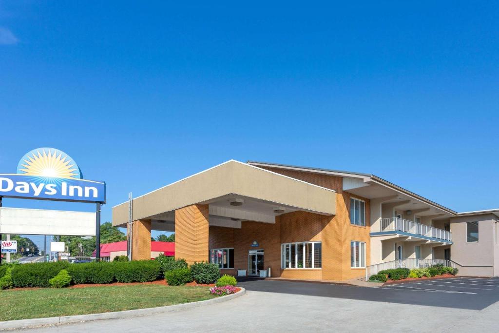 Days Inn by Wyndham Breezewood - main image