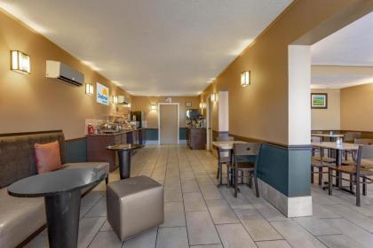 Days Inn by Wyndham Breezewood - image 3