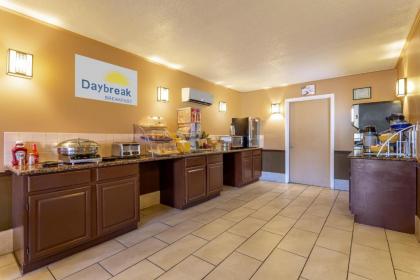 Days Inn by Wyndham Breezewood - image 4