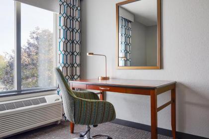 Hilton Garden Inn Allentown West - image 9