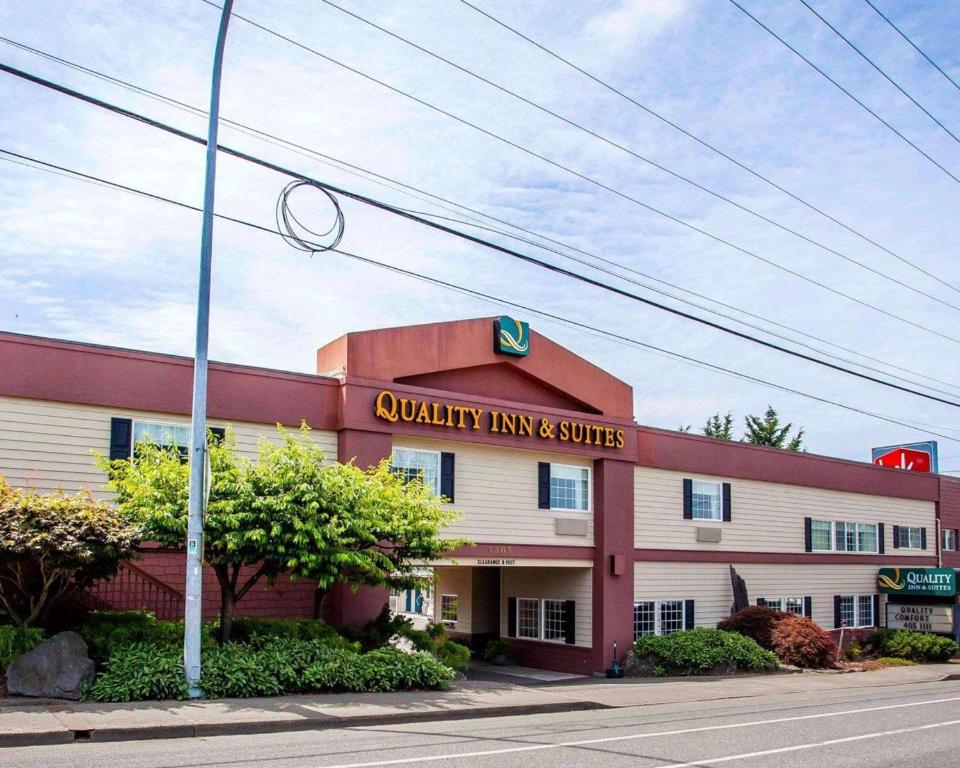 Quality Inn & Suites Bremerton near Naval Shipyard - main image