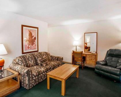 Quality Inn & Suites Bremerton near Naval Shipyard - image 13