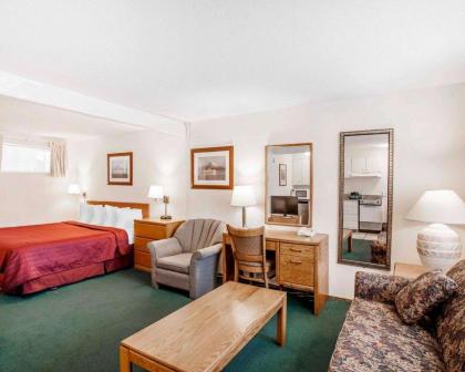 Quality Inn & Suites Bremerton near Naval Shipyard - image 6