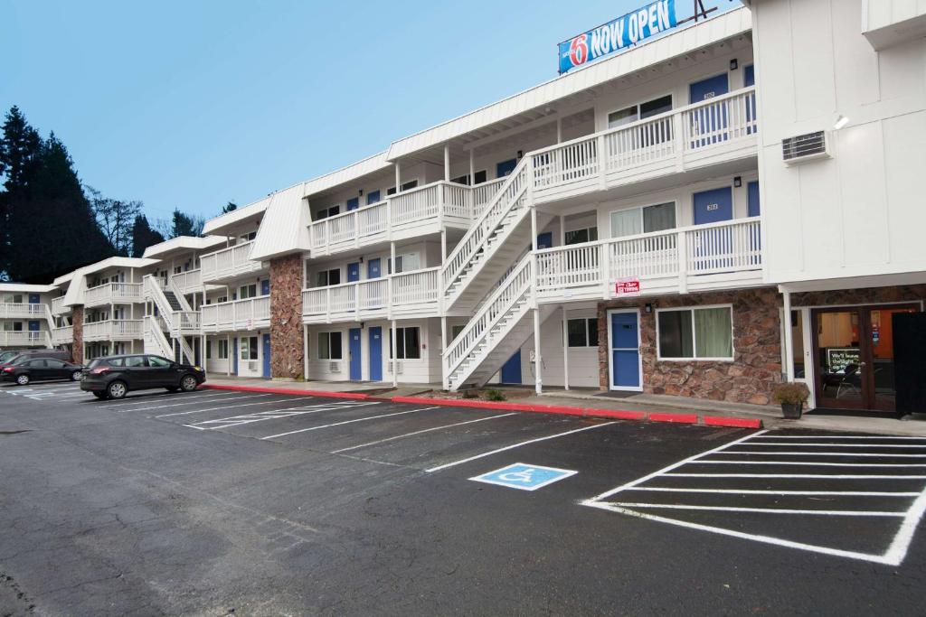 Motel 6-Bremerton WA - image 2