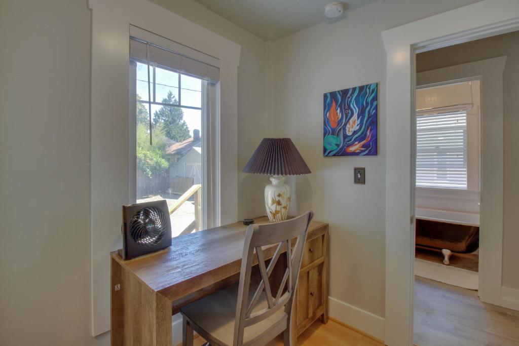 West Bremerton Cozy Home - image 3