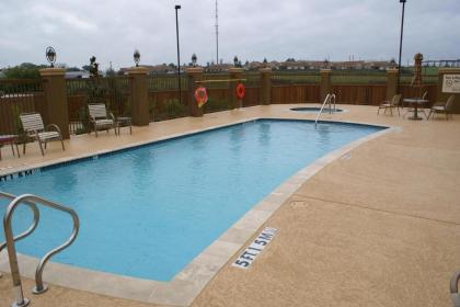 Hampton Inn & Suites Brenham - image 13