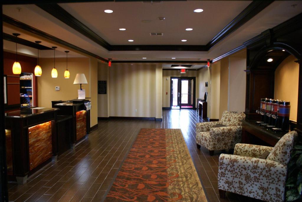 Hampton Inn & Suites Brenham - image 2