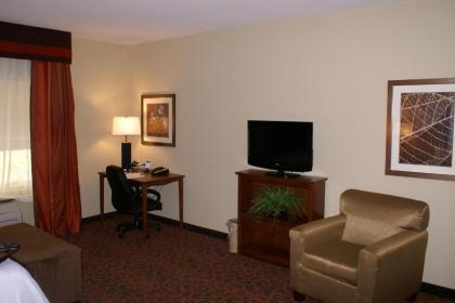 Hampton Inn & Suites Brenham - image 9