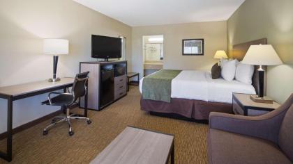 Best Western Brenham - image 14