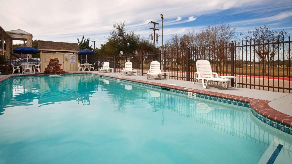 Best Western Brenham - image 4