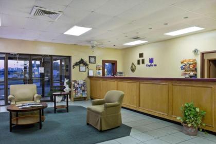 Knights Inn Brenham - image 14