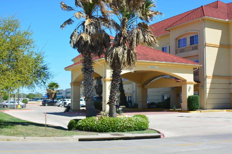 Baymont Inn & Suites Brenham - main image