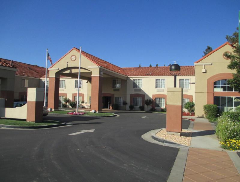 Best Western Brentwood Inn - main image