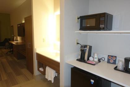 Holiday Inn Express & Suites Brentwood an IHG Hotel - image 7