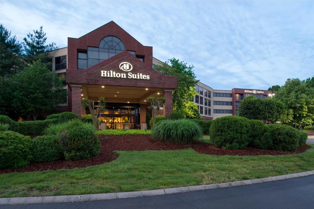 Hilton Suites Brentwood - main image