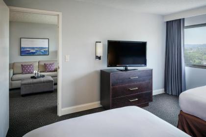 Hilton Suites Brentwood - image 10