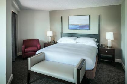 Hilton Suites Brentwood - image 15