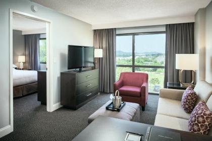 Hilton Suites Brentwood - image 7