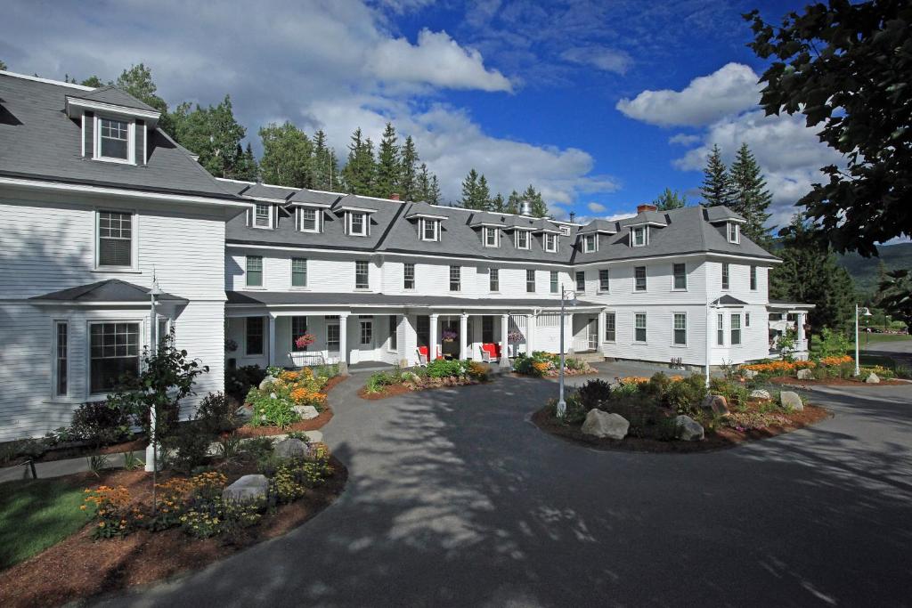 Omni Bretton Arms Inn at Mount Washington Resort - main image