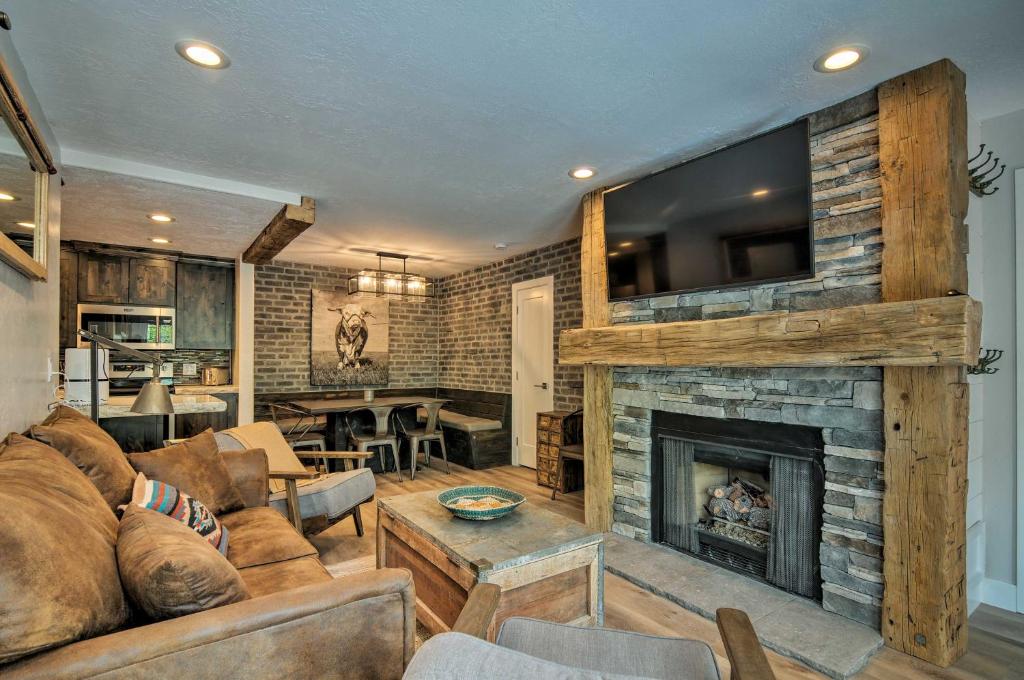 Rustic Ski-Out Brian Head Condo with Comm Pool - main image