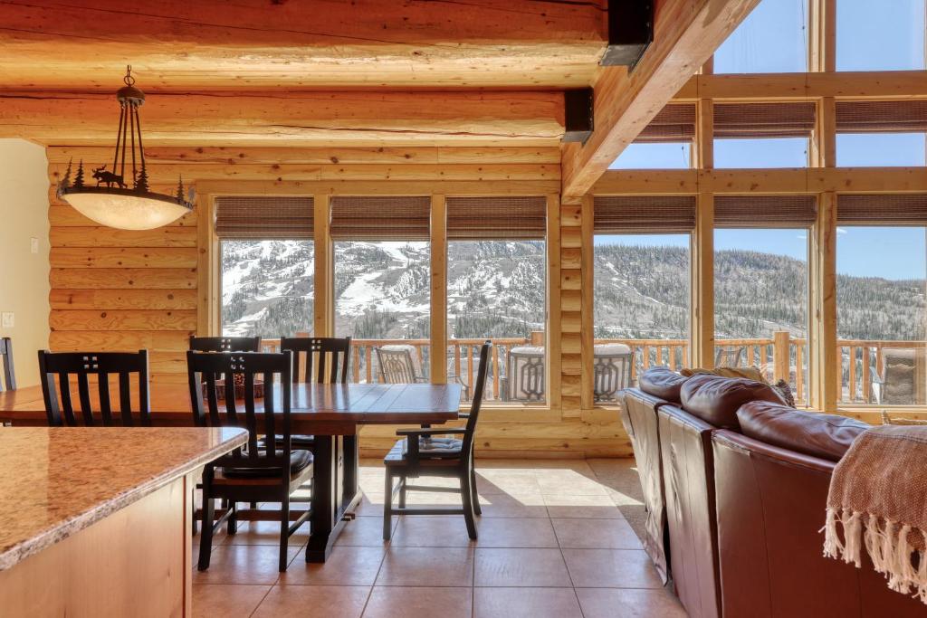 Ski-View Lodge - image 3