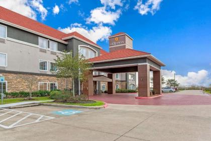 La Quinta by Wyndham Bridge City - image 11