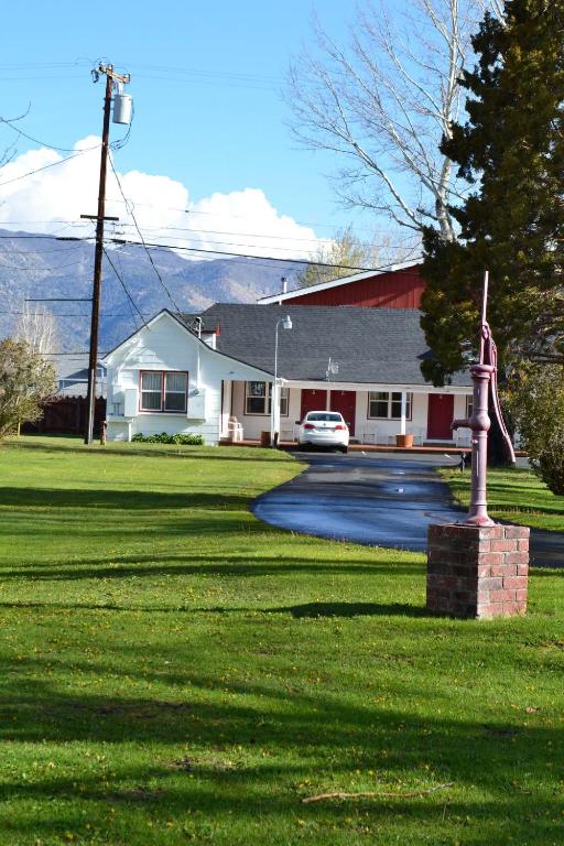 Silver Maple Inn and The Cain House Country Suites - image 3