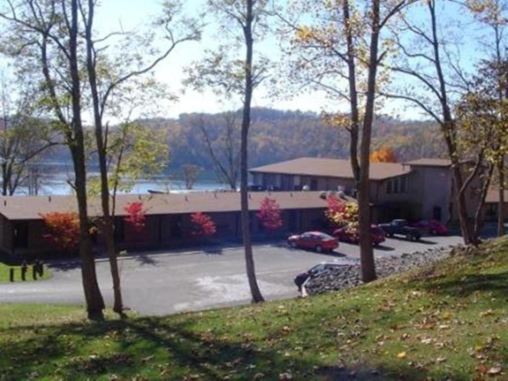 Tygart Lake Lodge - main image