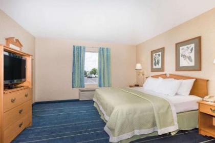 Days Inn & Suites by Wyndham Bridgeport - Clarksburg - image 2