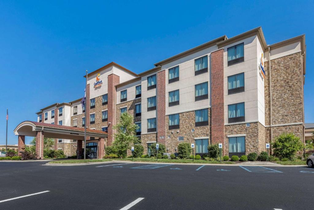 Comfort Suites Bridgeport - Clarksburg - main image