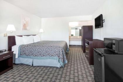 Days Inn by Wyndham St Clairsville - image 6