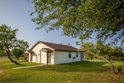 Bay Landing Camping Resort Deluxe Cabin 29 Bridgeport Texas