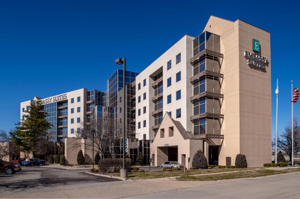 Embassy Suites St. Louis - Airport - image 2