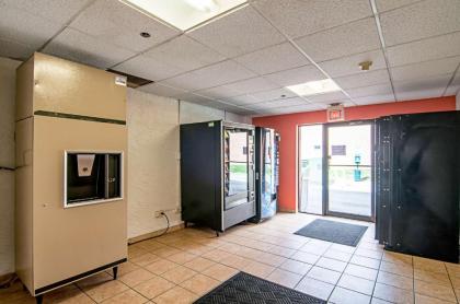 Motel 6-Bridgeview IL - image 4