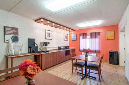 Motel 6-Bridgeview IL - image 5