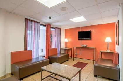 Motel 6-Bridgeview IL - image 6