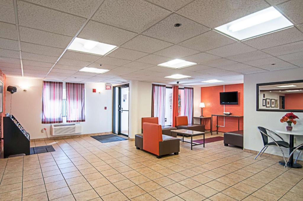 Motel 6-Bridgeview IL - image 7