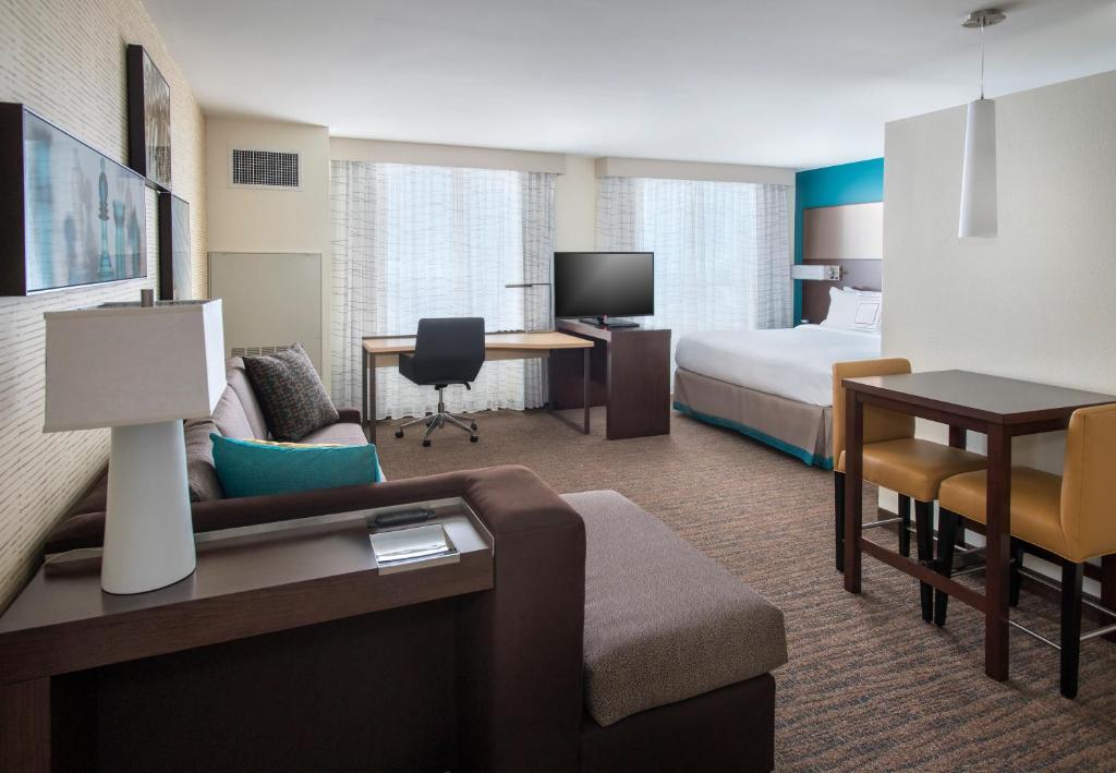 Residence Inn by Marriott Boston Bridgewater - image 2