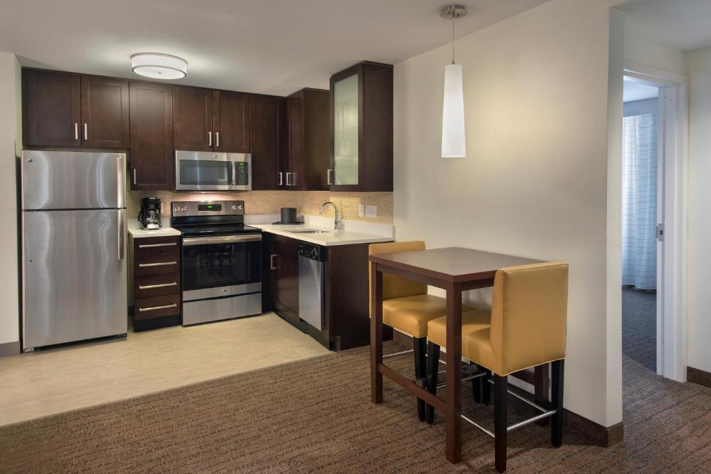 Residence Inn by Marriott Boston Bridgewater - image 7