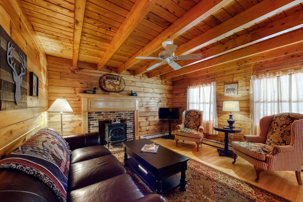 Moose Cabin - image 4